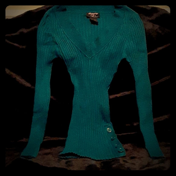 Check Sweater - Picture 1 of 3